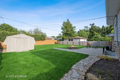 1109 Walter St, Lemont IL  60439-3952 exterior