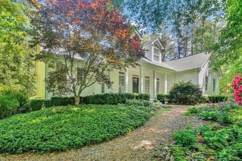 160 Cherokee Hl, Holly Springs, GA 30115-5403