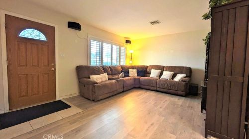4513 Bidwell St, Simi Valley, CA 93063-3027