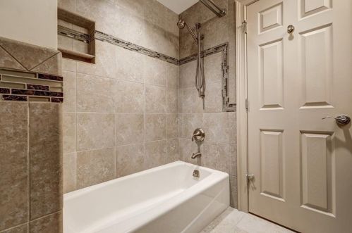 10 Highland Valley Ct, Atlanta GA  30327-4880 exterior