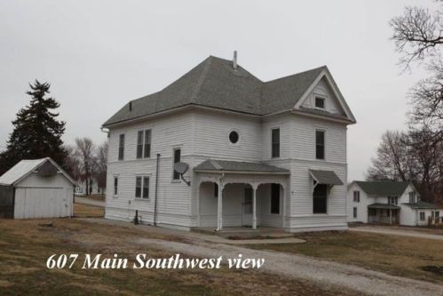 607 Main St, Effingham, KS 66023-4016