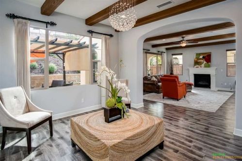 6640 Hollyleaf Ct, Carlsbad, CA 92011-4068