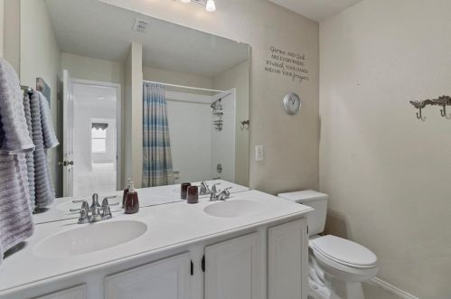 7809 Park Downs Dr, Fort Worth TX  76137-5451 exterior