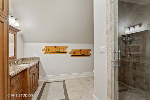 6403 Garfield Ave, Willowbrook IL  60527-5237 exterior