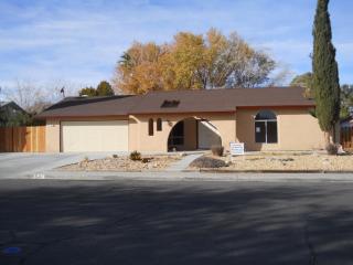 541 Las Posas St, Ridgecrest, CA 93555-3324