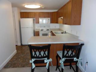 4 Crestview Cir, Londonderry NH  03053-2453 exterior
