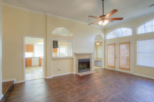 4221 Crestedge Ln, Carrollton TX  75010-4104 exterior