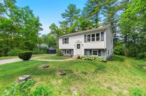 8 Brodin Dr, Richmond, RI 02832-3104