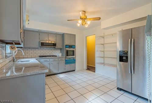 10 Auburn Rd, Parsippany, NJ 07054-3127