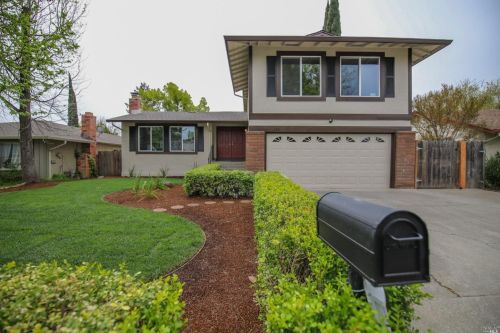 136 Bristol Dr, Vacaville, CA 95687-5005