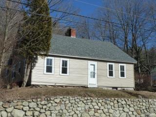 479 Pembroke St, Allenstown, NH 03275-3243