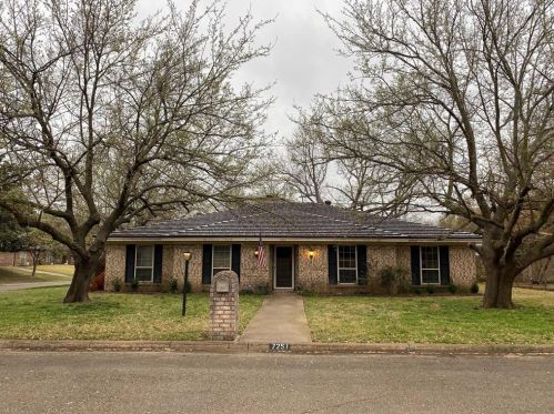 7251 Valley Dale Ct, Fort Worth, TX 76116-9218