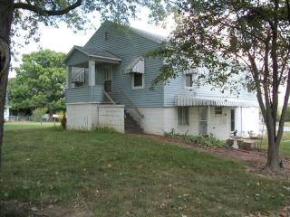605 Feazel Rd, Harrisburg, IL 62946-4635