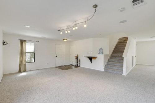 400 Masonwood Dr, Uhland TX 78640-4609 exterior