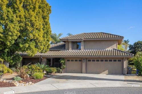 5649 Roane Dr, Oceanside, CA 92057-4816