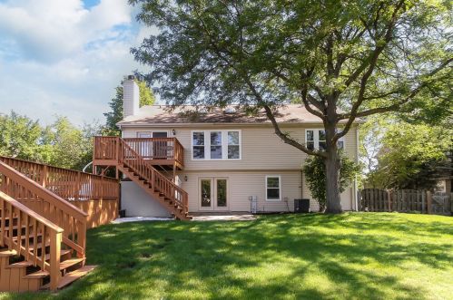 1742 Becker Ct, Bull Valley, IL 60014-2011