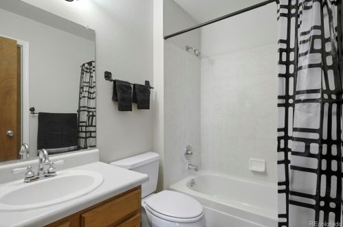 18952 Arizona Pl, Denver CO 80017-4522 exterior