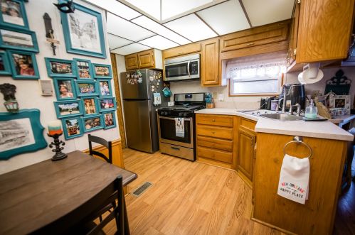 80 Dinosaur Rd, Lorenzo, IL 60481-8500