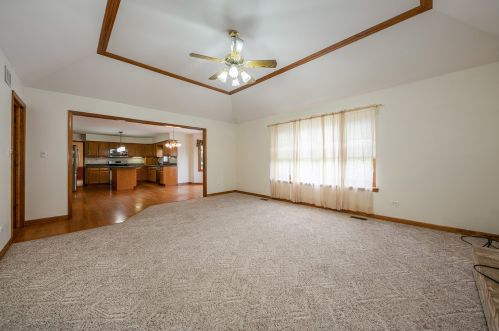 2772 Freeland Cir, Naperville IL  60564-5827 exterior
