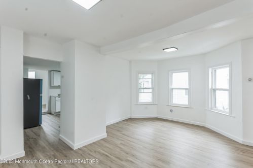 1102 Asbury Ave, Tinton Falls NJ 07712-5727 exterior