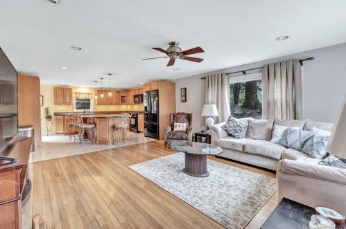 10 Patmar Ln, Upper Stepney, CT 06468-1517