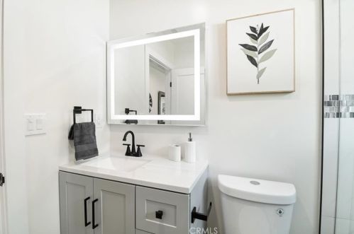 295 Poppyfields Dr, Altadena CA  91001-4837 exterior