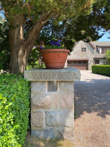 84 Wagner Rd, Westerly, RI 02891-4719