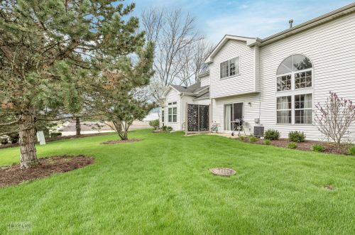 1608 Abington Ln, North Aurora IL  60542-1747 exterior