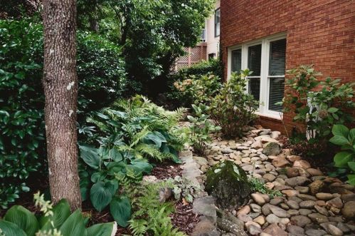 205 Embassy Ct, Atlanta GA  30328-4854 exterior