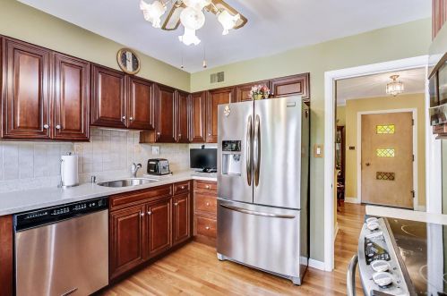 7627 Kedzie St, Niles IL  60714-2531 exterior