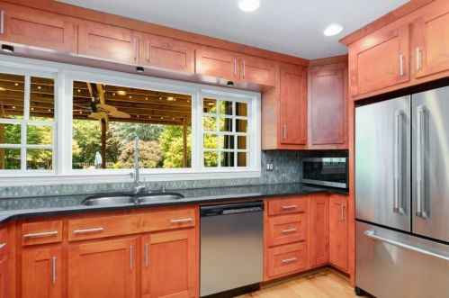 676 Hillpine Dr, Atlanta GA  30306-3277 exterior