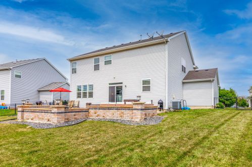 2329 Brookstone Dr, Lemont, IL 60490-5054
