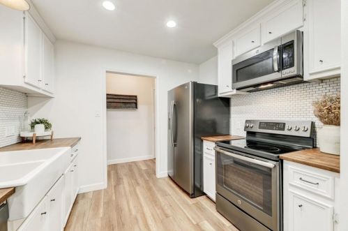 13313 Effingham St, Austin TX  78729-2822 exterior