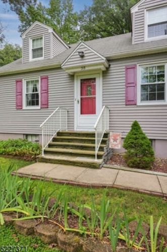 38 Mountain Ave, Warren, NJ 07059-5318