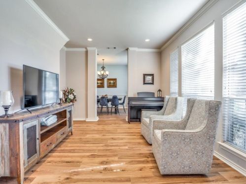 2507 Gln Morris Rd, Carrollton TX 75007-1916 exterior