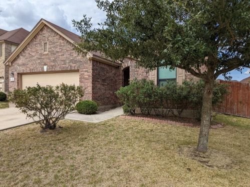688 Apricot Dr, Uhland TX  78640-6086 exterior