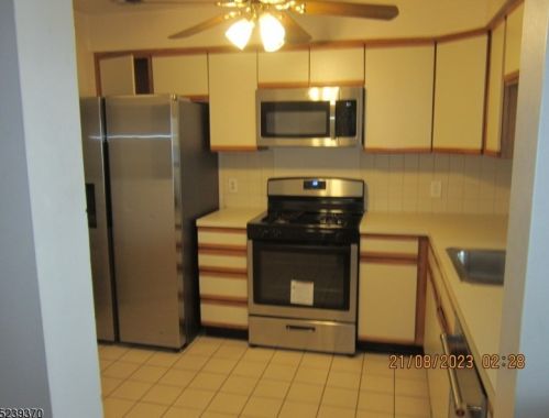 92 Quartz Ln, Paterson NJ  07501-3348 exterior