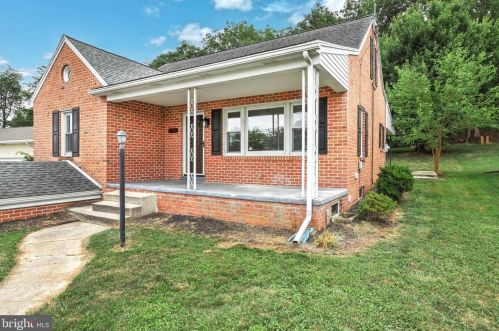 130 Baugher Dr, Hanover PA 17331-4003 exterior