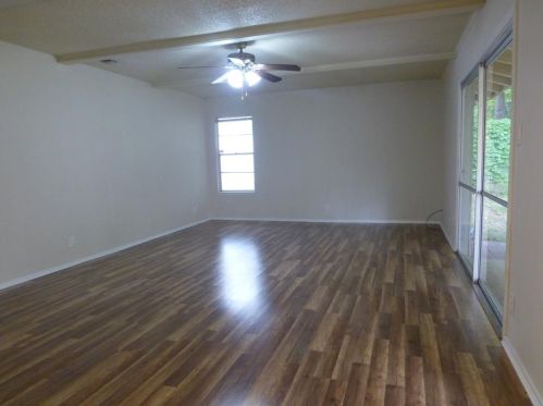 8806 Clarewood Dr, Austin TX  78758-7233 exterior