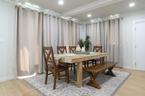 2314 Bristol St, Santa Ana CA  92704-5721 exterior