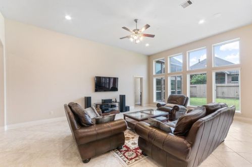 6226 Milam Branch Ln, Richmond TX 77471-6654 exterior