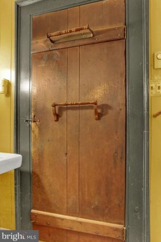 1917 Walnut Bottom Rd, Carlisle PA  17015-9624 exterior