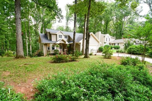 35 Valley Brook Dr, Newnan, GA 30265-1244