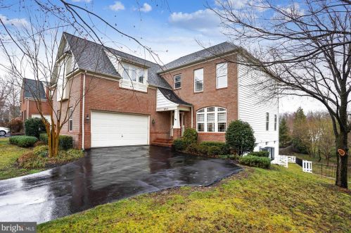 8713 Flowering Dogwood Ln, Lorton, VA 22079-5602