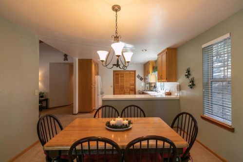 316 Skidder Trl, Truckee CA  96161-3927 exterior