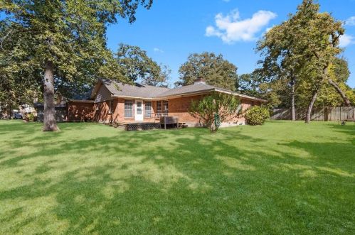 111 Butlers Ct, Conroe TX  77385-7906 exterior