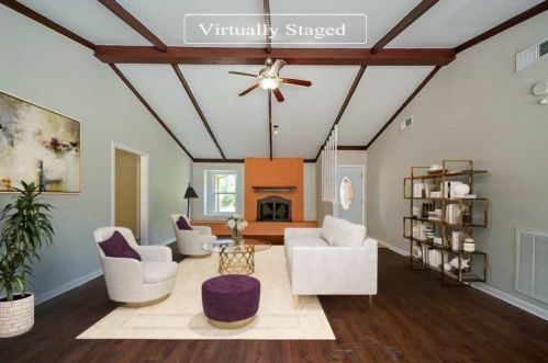 160 Greenleaf Ln, Conroe, TX 77304-2523