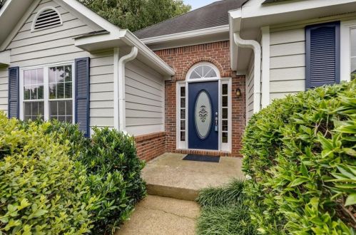 210 Eagle Glen Ct, Holly Springs, GA 30189-6913
