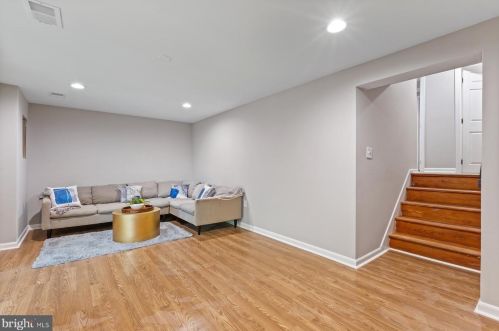 5464 Midship Ct, Springfield VA  22015-1912 exterior
