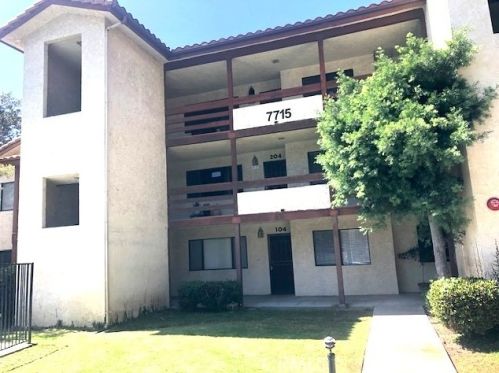 7715 Newman Ave, Huntington Beach, CA 92647-6817